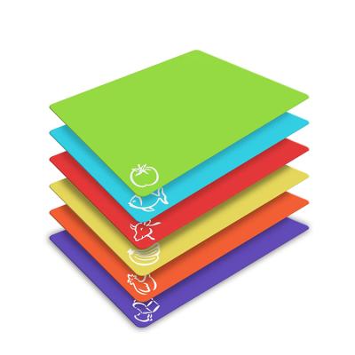 China Hot Selling Food Grade Chopping Board Stocked Multifunctional Flexible Rectangular Flexible Folding Plastic Cutting Board for sale