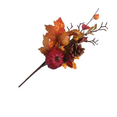 China Handmade Indoor Natural Handmade Harvest Christmas Stage Decoration Pumpkin Pick W/Leaves Pinecone and Berries for sale