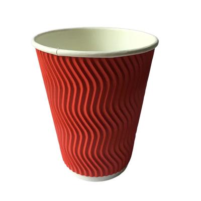 Cina Tazze di carta per caffè rosso caldo Acqueo Rivestito Ripple Wall Tazze di carta da 12 oz in vendita