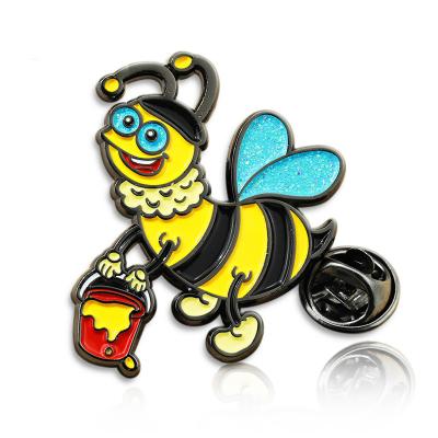 China Promotional Custom Logo Metal Pin Lapel China Enamel Cartoon Bee Badge Custom Logo Business Gifts for sale