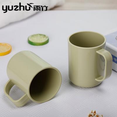 China Sustainable Fashion 350ml/11.8oz Toothbrush Cup With Handle for sale