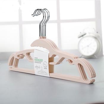 China Morden Luxury Luxury Plastic Clothes Hanger With Stainless Hook , Non Slip 5 Hanger Set for sale