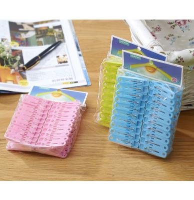 China 20pcs/pack Traditional Than Cheaper Clothespin With Header Packing for sale