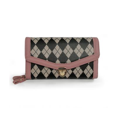 China Good Reputation Ladies Retro Waterproof Rhombic Pattern Small Square Slanted Shoulder Wallet for sale