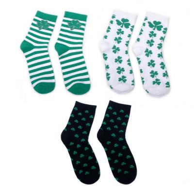 China Novelty Breathable Polyester Yarn Knitted Socks Green and White Clover Socks Funny Women Socks for sale