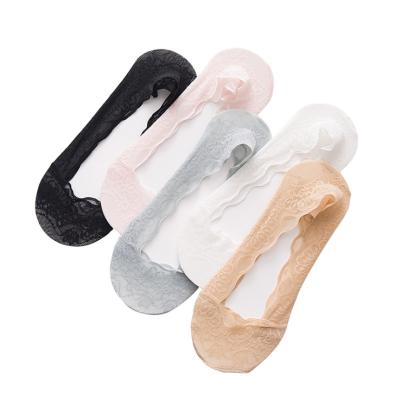 China Antibacterial Women's Lace Shallow Mouth Invisible Ankle Boat Socks Casual Comfortable Silicone Non-slip Socks for sale