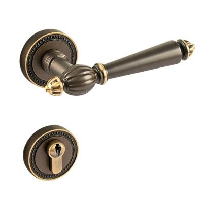 China Long-Lasting Hardware Vintage luxury interior brass home door lock kitchen hardware solid wood door handle silent for sale