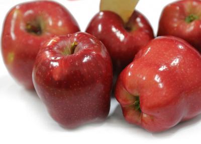 Chine Apple rouge doux Delicious avec 18 kilogrammes - 72, 80, 96, 112 morceaux à vendre