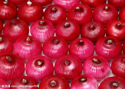 China Low Calories Healthy Fresh Red Onion With 10kg / 15kg Mesh Bag for sale