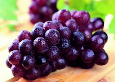 China Oval Or Round Shape Sweet Fresh Red Grapes Seeded With Thick Peel for sale