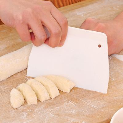 China Viable Supplier Tools Plastic Polygonal Sawtooth Scraper Diy Cake Cream Baking Scraper for sale