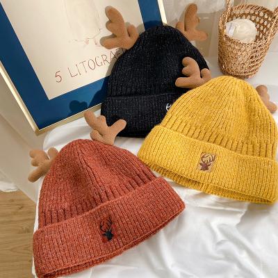 China COMMON Antlers Deer Horn Embroidered Winter Loose Beanie Unisex Sport Colorful Knit Beanie Knitted Hat Multi Color for sale