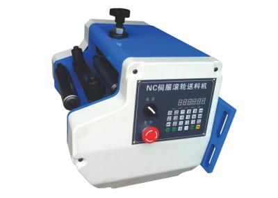 China Alimentador servo del rollo del NC del modelo manual con 3 velocidades convenientes de la impulsión de la mano del segmento en venta