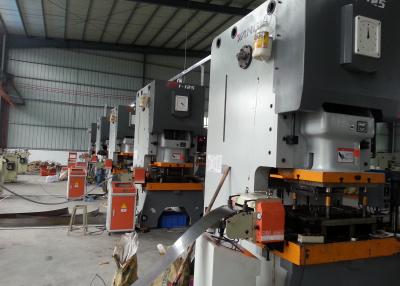 Chine Machine de grande précision de conducteur de petit pain avec la manière adaptée par double d'entraînement de courroie à vendre