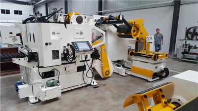 China Alimentador automático de la enderezadora de Decoiler con manera hidráulica de la extensión. en venta