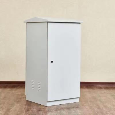 Chine Armoire en acier inoxydable 38U 19' 600*600 extérieure imperméable à la pluie personnalisée gris RAL7035 à vendre