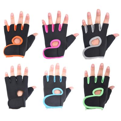 China New Style Sports Gloves Unisex Fingers Half Fingers Cycling Sports Gel Mat Racing Gloves for sale