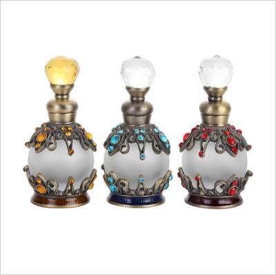 China Modern Wholesale Custom Beautiful 15ML Essential Oil Bottle Empty Perfume Bottles for sale