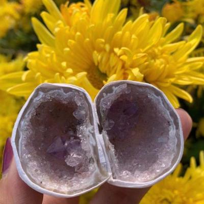 China China Wholesale White Crystal Cave Agate Crystal Geode Group Agate Crystal Geode for sale