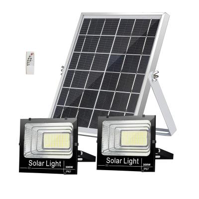 China Outdoor led flood lights remote control solar powered lamps led solar flood lights for garden for sale