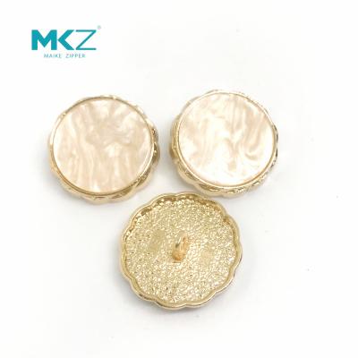 China Yellow Stone Plated Applique 40L 25mm Metal Suit Buttons for sale