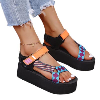 China Fashion trend latest design sandals for women high quality fashion ladies shoes summer shoes women's flat sandals for sale