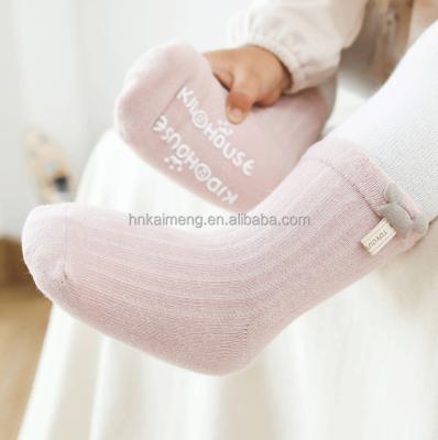 China 2021 Autumn/Winter New Cartoon Baby Winter Breathable Running Thick Socks Dotting Non-slip Glue Floor Combed Cotton Scks Kids Socks for sale