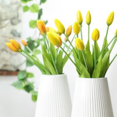 China 7pcs/bunch Eco-friendly Soft Plastic Artificial Tulips Tulips New Arrival Plastic Flower Decorations Wedding for sale