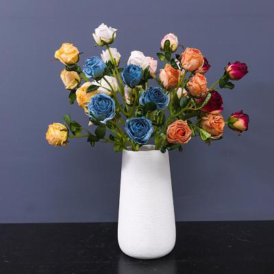 China Newest Design 5 Heads Eco-Friendly Artificial Flower Rose Bouquet Wedding Decoration Bouquet for sale