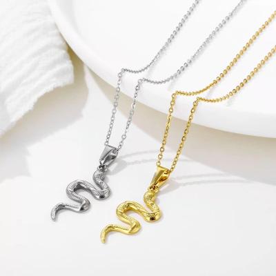 China Custom 2022 Hot Selling Vintage Picture Snake Necklace Pendant Lock Pendant Necklace for sale