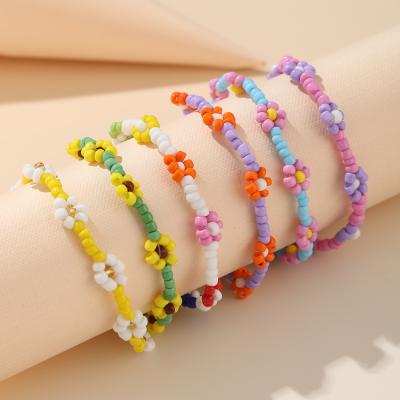 China Small Daisy Flower Bracelet Cute Handwoven Elastic Rope Bohemia Friendship Beaded Bracelet for sale