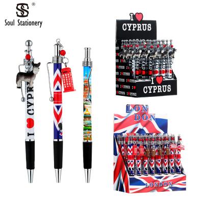 China 100% Eco-friendly GY158-4 Souvenir Ballpoint Pens With Pendent London Flag Cardboard Tourist Souvenirs Customize Original Design Stationery Souvenirs for sale