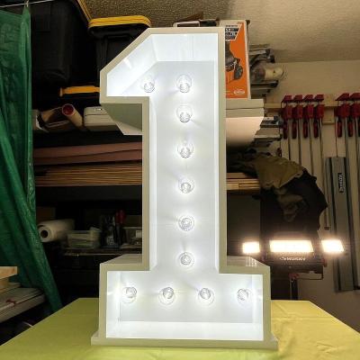 Cina Big Wedding Letters personalizzati 12V Input Voltage Decorazione di festa con luci in vendita