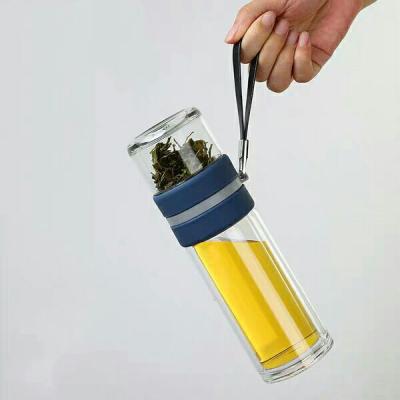 China Hot Selling Sustainable Factory Produced Glass Water Bottle With Tea Infuser for sale