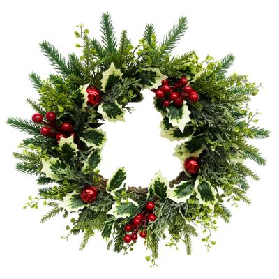 China Artificial Christamas Home Decoration Christmas Wreath with Pine Needle Berries and Balls Christmas Wreath Decor for Front Door Wall Window for sale