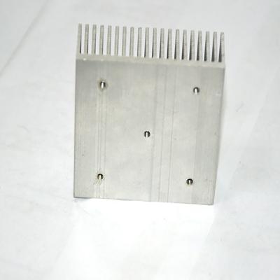 China Industry aluminum radiator range from 20mm to 1000mm wide, 5mm to 200mm high, CNC machining for sale