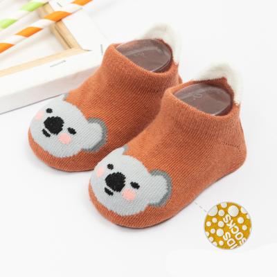 China QUICK DRY Animal Print Baby Anti-skid Knitted Socks Hot Sale Winter Cute Baby Socks for sale