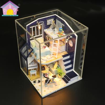 China Miniature Wooden DIY Kid Toy Dollhouse House Toys With Dust Cover for sale