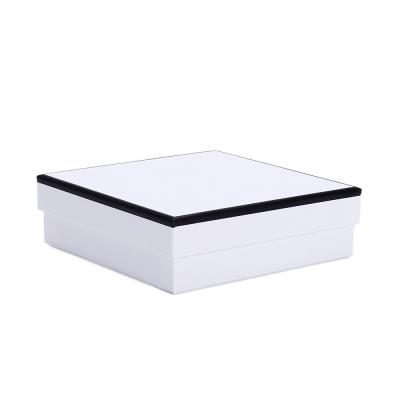 China Small Recyclable Custom Luxury White Rigid Magnet Gift Retail Packaging Box With Magnetic Lid for sale