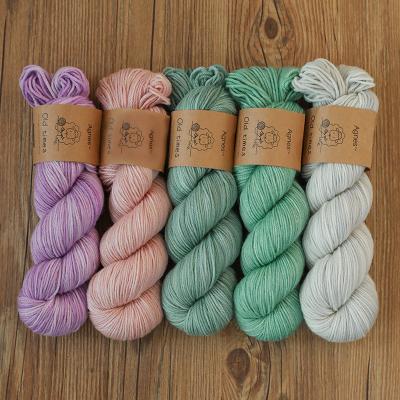 China Hand Knitting 1 Box 5 Packs Agnes Old Time Soft Yarn DIY Braided Material Pack Medium Chunky Merino Wool Yarn for sale