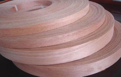 Cina Impiallacciatura di legno affettata Rolls di Okoume della fascia di bordo del compensato del taglio naturale in vendita