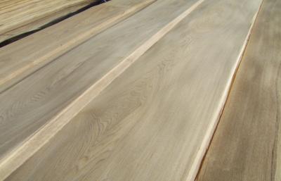 Chine La Russie naturelle Ash Wood Veneer Plywood Crown blanc a coupé pour des meubles à vendre