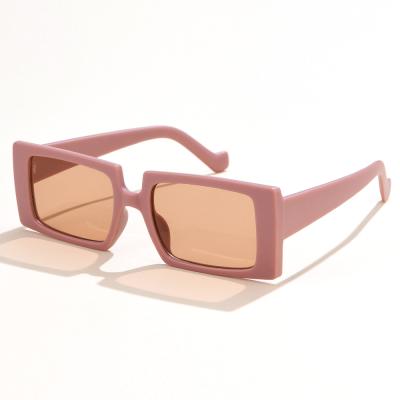 China Fashion Sunglasses Wholesale UV 2021 Sun Glasses Shades Oversized Rectangle Eyeglasses Women Fashion 400 Shades for sale