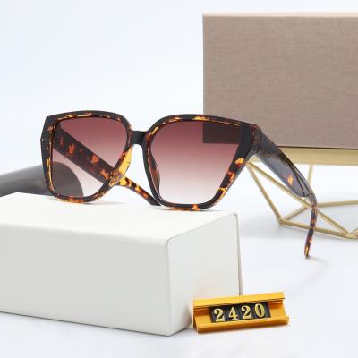 China 2022 New Trendy Fashion Sun Glasses Frame Women's Sunglasses Small Brand Glasses For Sale At Floor Price for sale