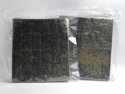 China Pyropia Tenera Organic Triangular Onigiri Yaki Roasted Nori Seaweed Japanese Sushi Nori Sheets 50 Sheets For Oriental Supermarket for sale