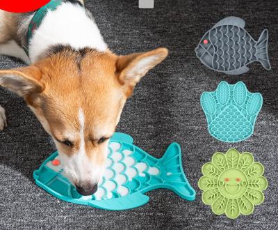 China Non-automatic Silicone Dog Peanut Butter Lick Mat For Dogs Sucker Cat Lick Pad Pet Supplies Food Feeder Bowl Pet Dish Tray for sale