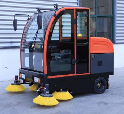 China Deluxe Fully Enclosed Metal Double Rust Removal Vacuum Sweeper for sale