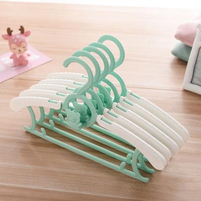 China Lightweight Adjustable Kids Coat Hangers for Baby Boy Toddler Kids Child Nursery Cabinet Hangers for sale