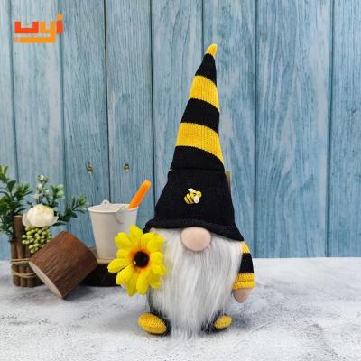 China Eco-Friendly Materials 2022 New Style Summer Bumble Bee Style Brightly Colored Tiered Mini Sun Flower Gnomes For Tray Decor for sale