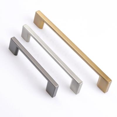 China Modern Pulls Gold Kitchen Door Handle and Knobs Wholesale Cabinet Pulls Brass Handles Furniture Handle for sale